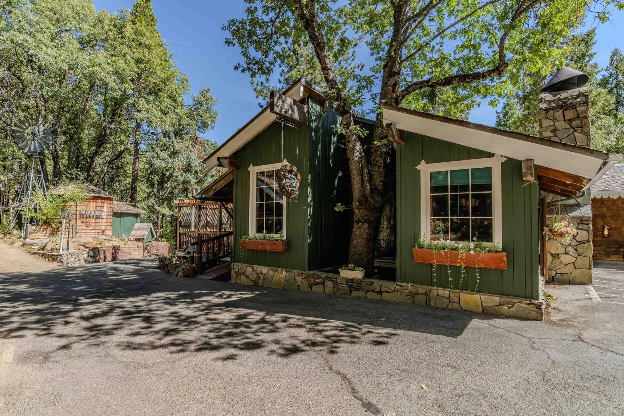 Narrow Gauge Inn Fish Camp Exterior foto